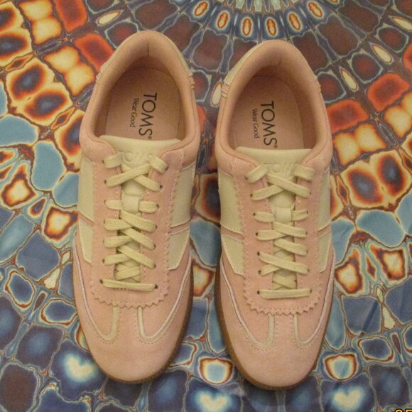 Collins Lace-up Sneakers - Picture 10 of 11